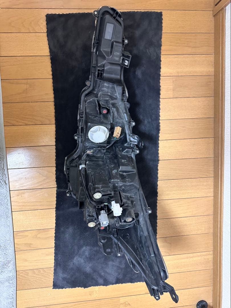【送料込】トヨタカローラ/カローラツーリング ヘッドライト右