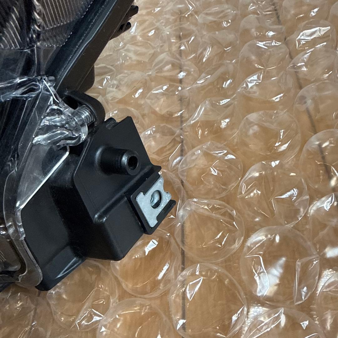 タントカスタム　LA650S ヘッドライト　左側　レンズ面美品