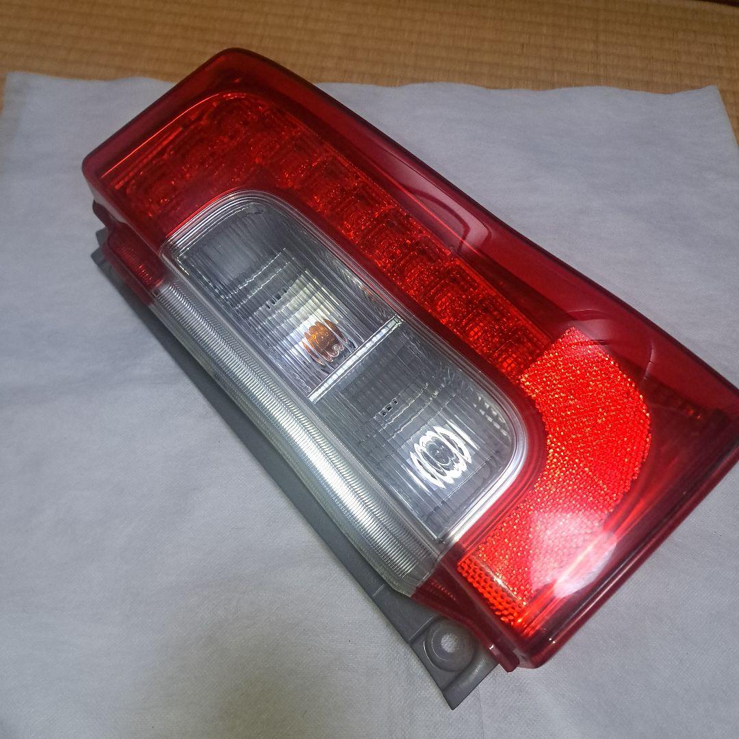 ダイハツ★タント★タントカスタム★LA600S★LED テールランプ★右側★良品