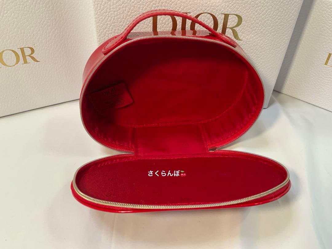 2025年　DIOR ノベルティポーチ　［新品未使用］エナメル　レッド値下げ