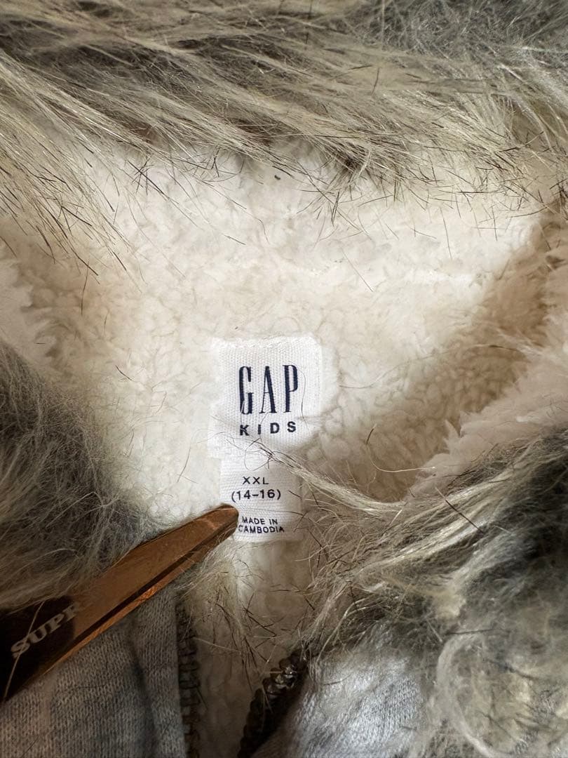 GAP ピンクロゴ ファー付きジップパーカー 短丈 Y2K 平成ギャル