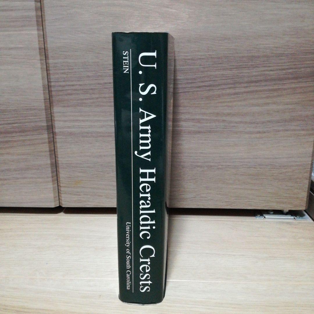 洋書 U.S. Army Heraldic Crests: A Complete