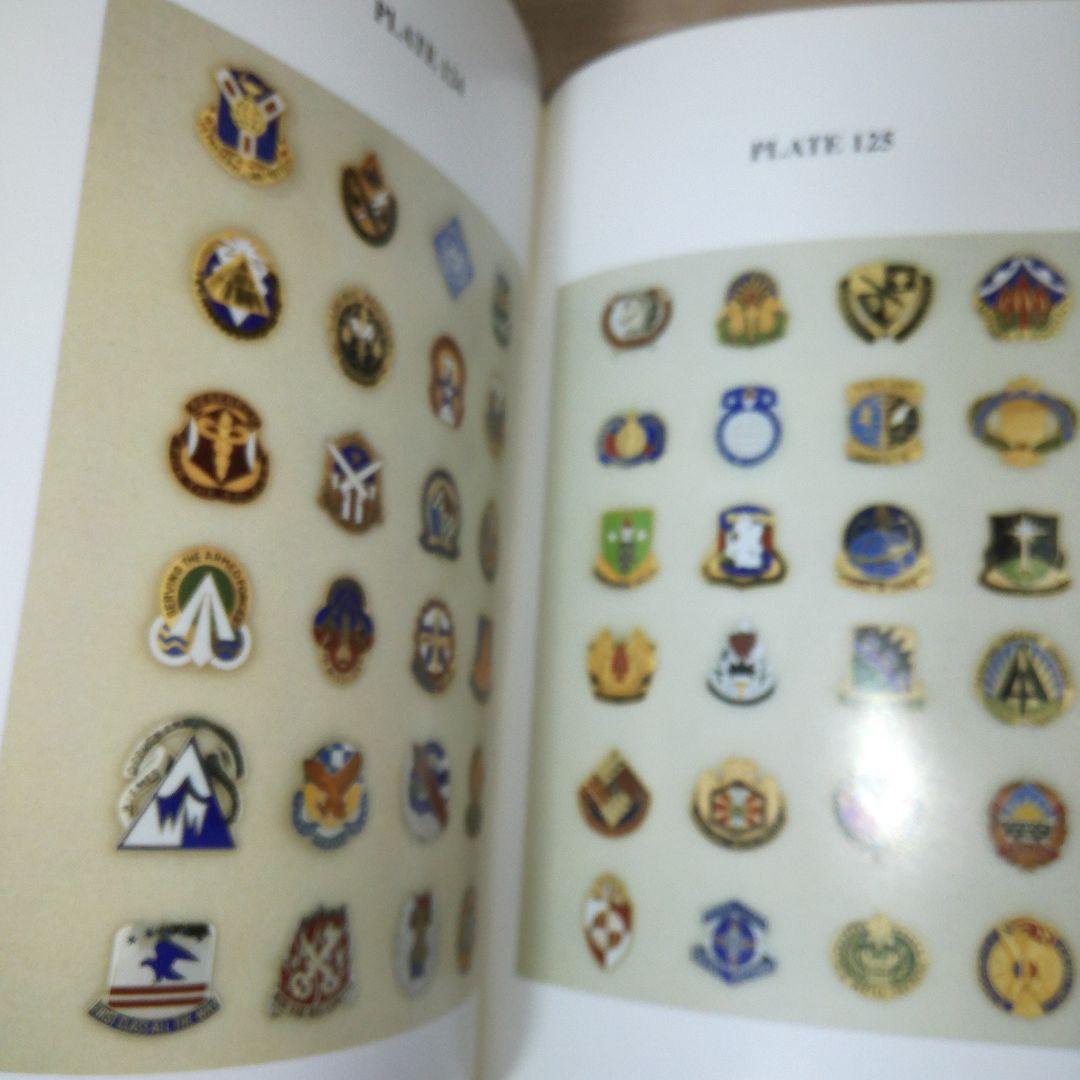 洋書 U.S. Army Heraldic Crests: A Complete