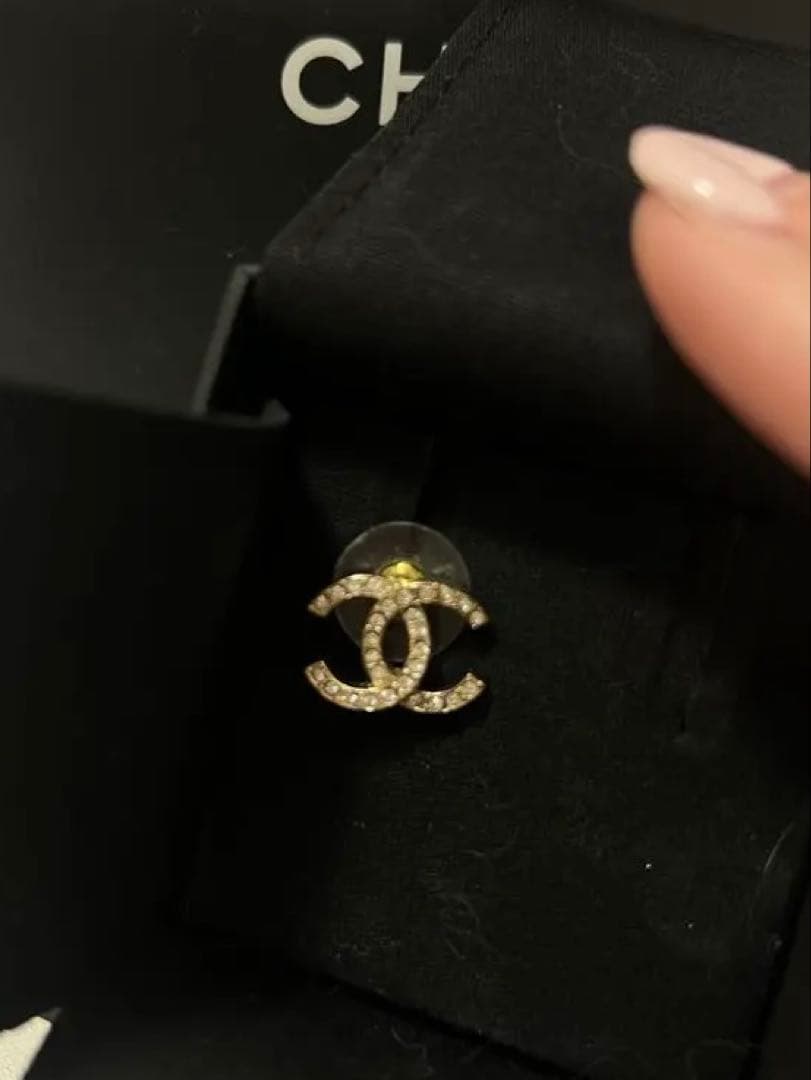 CHANEL ロゴデザイン ピアス(片耳用)