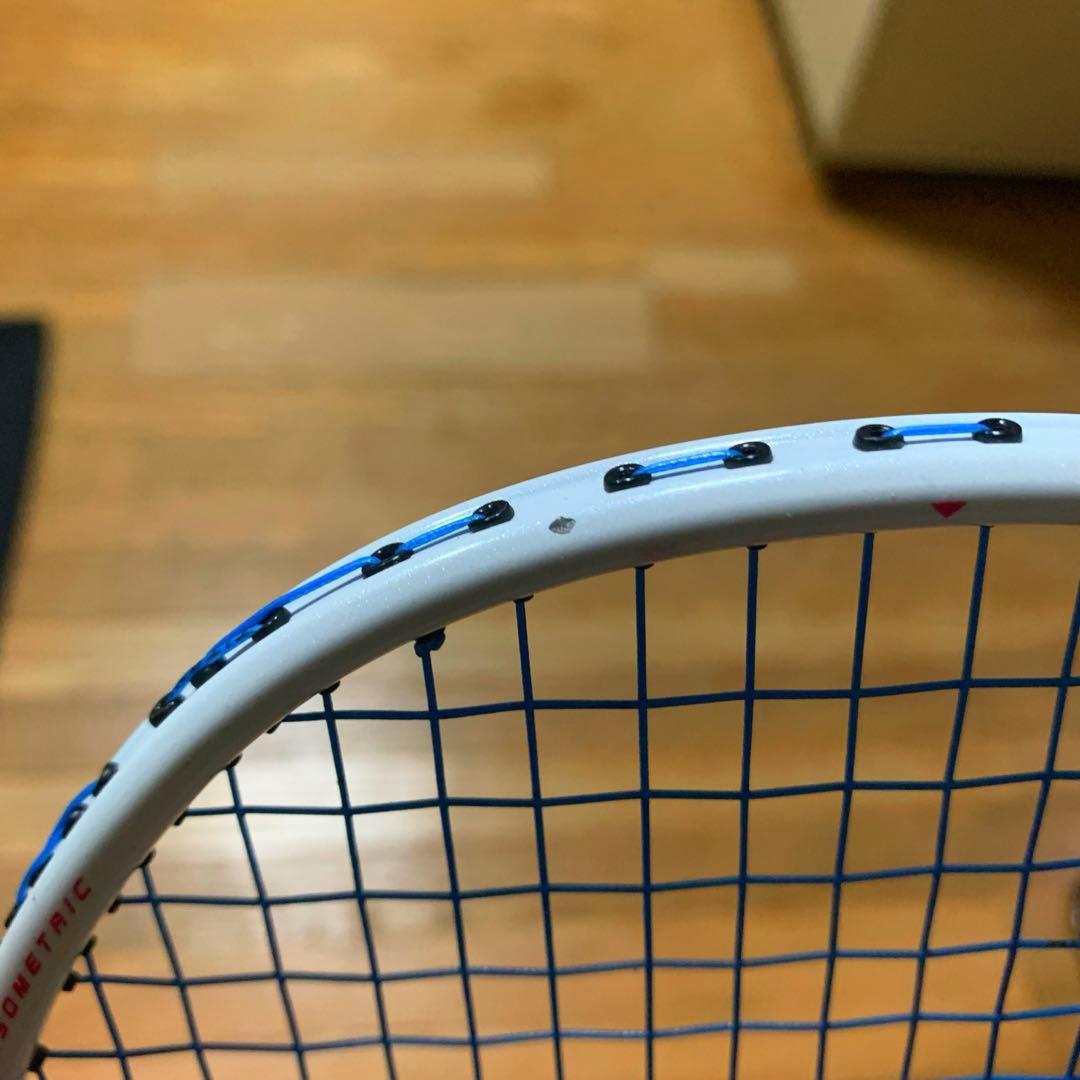 バドミントンラケット　YONEX ASTROX 33（アストロクス33）