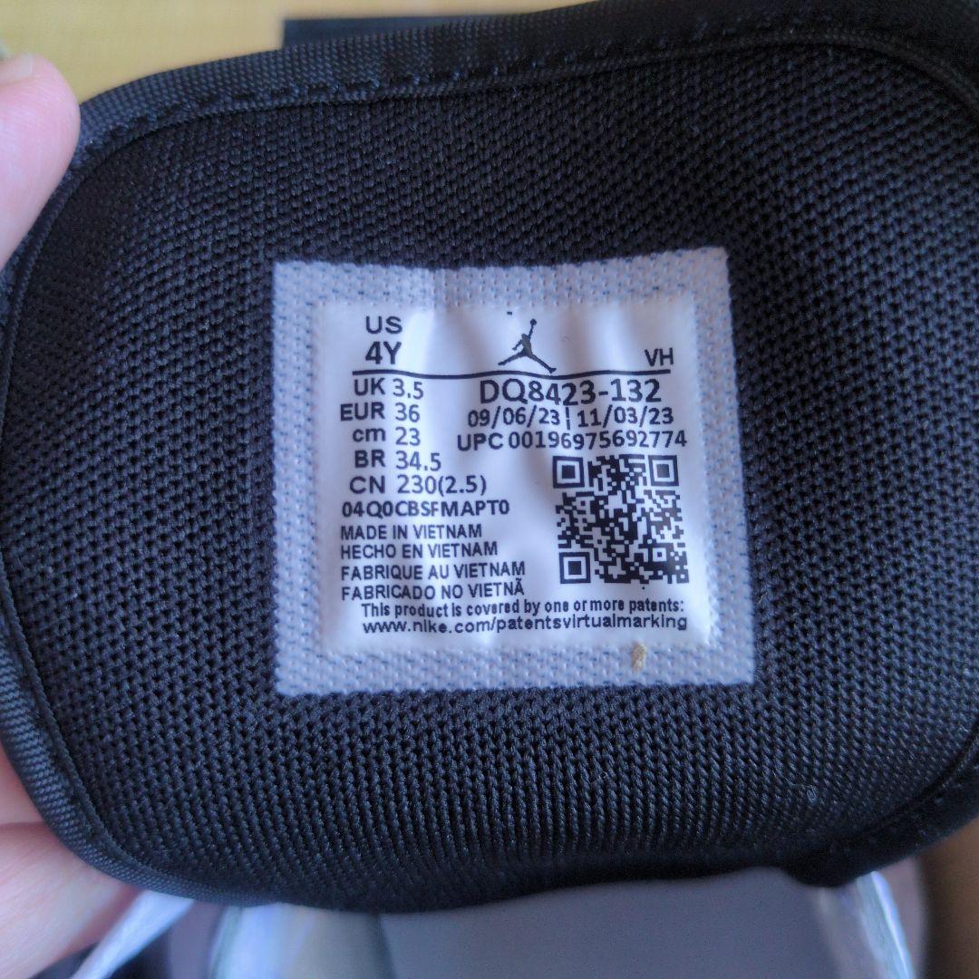 大幅値下げ　Air Jordan 1 Mid (GS) 4Y ホワイト/ブラック