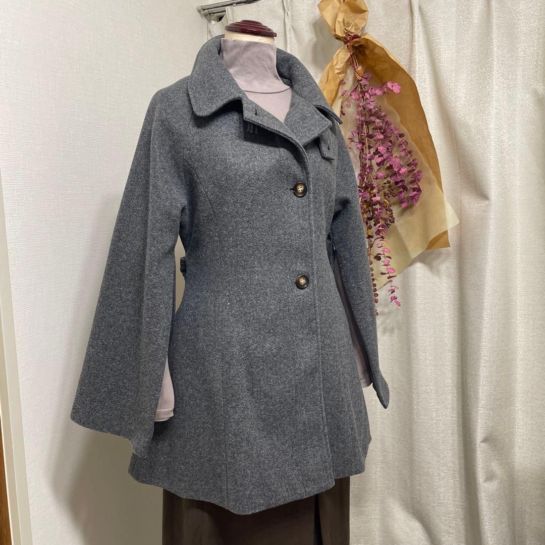 【美品】11%OFF！Louere ハイネックミドル丈コートＭ　スリットスリーブ