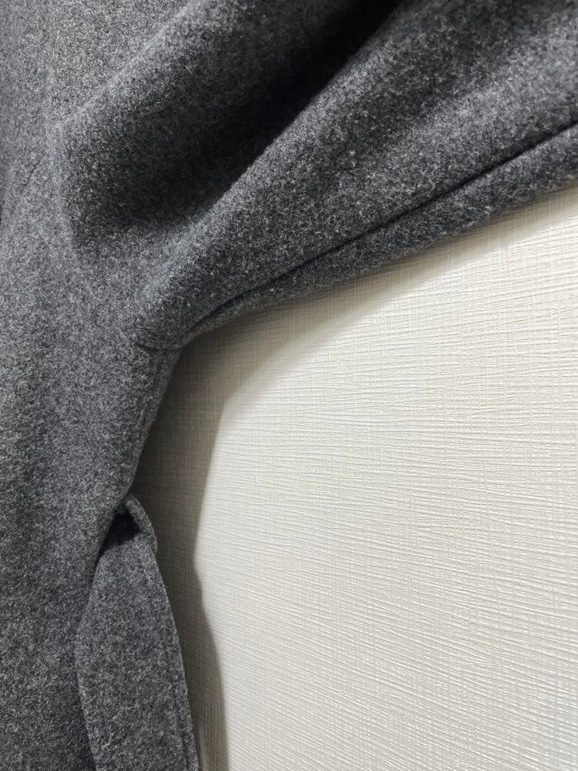 【美品】11%OFF！Louere ハイネックミドル丈コートＭ　スリットスリーブ