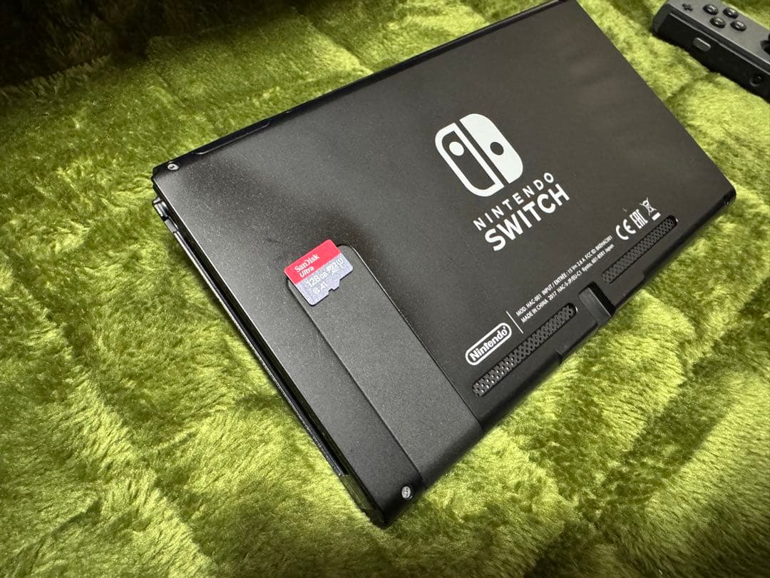 Switch本体、SDカード付き