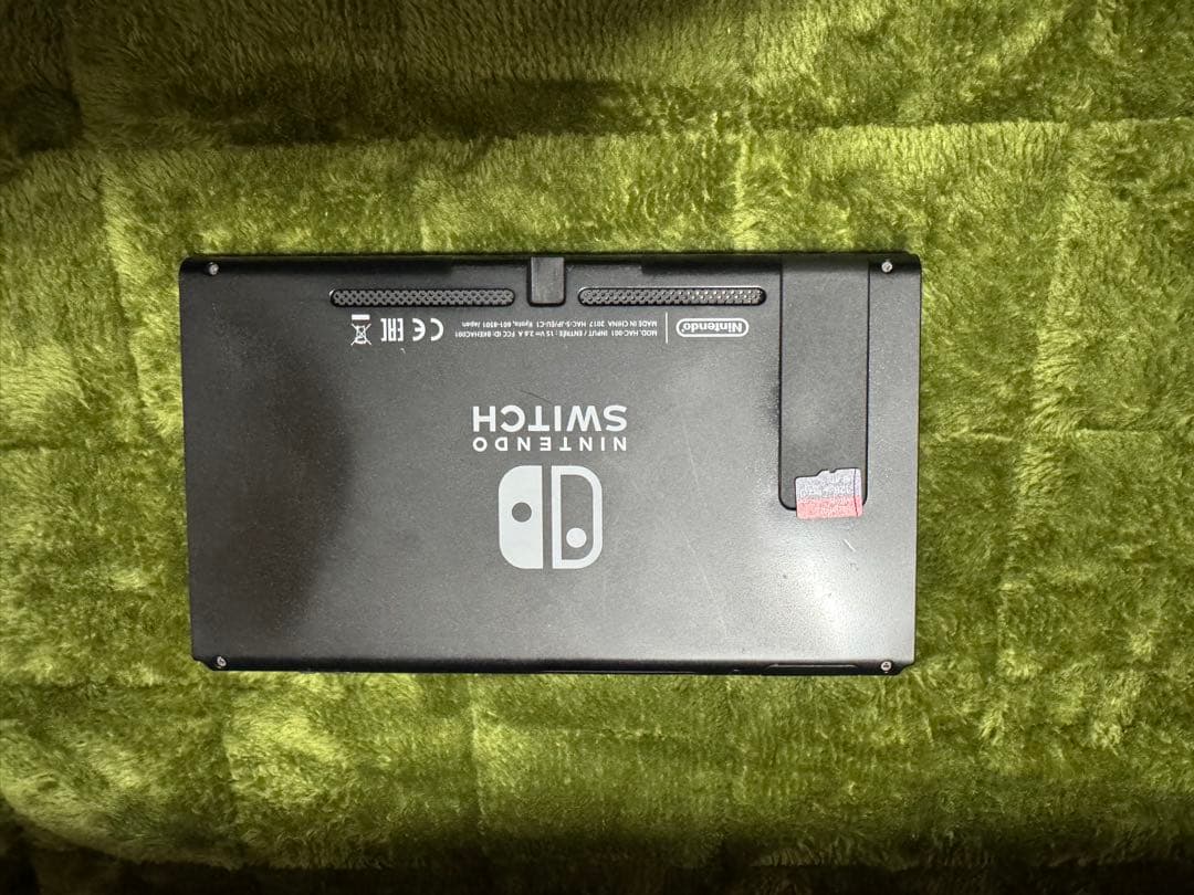 Switch本体、SDカード付き