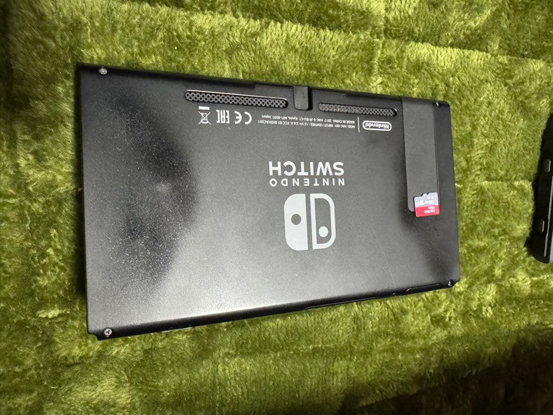 Switch本体、SDカード付き