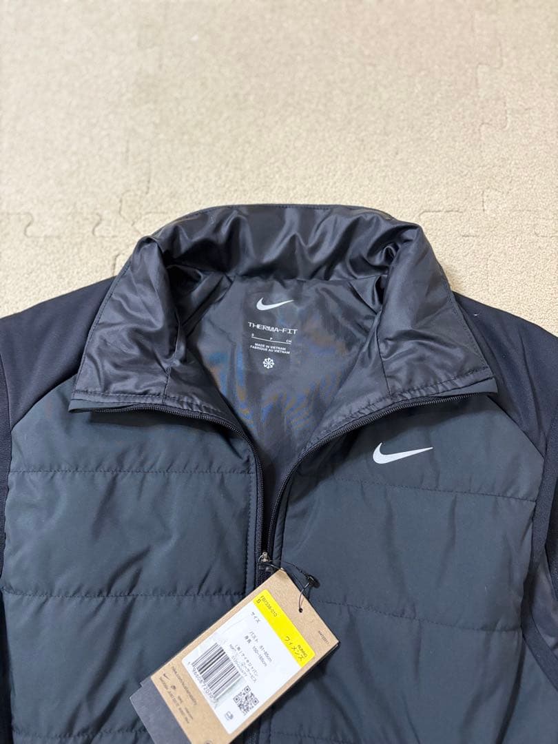 【新品未使用品】 NIKE ベスト　レディースS