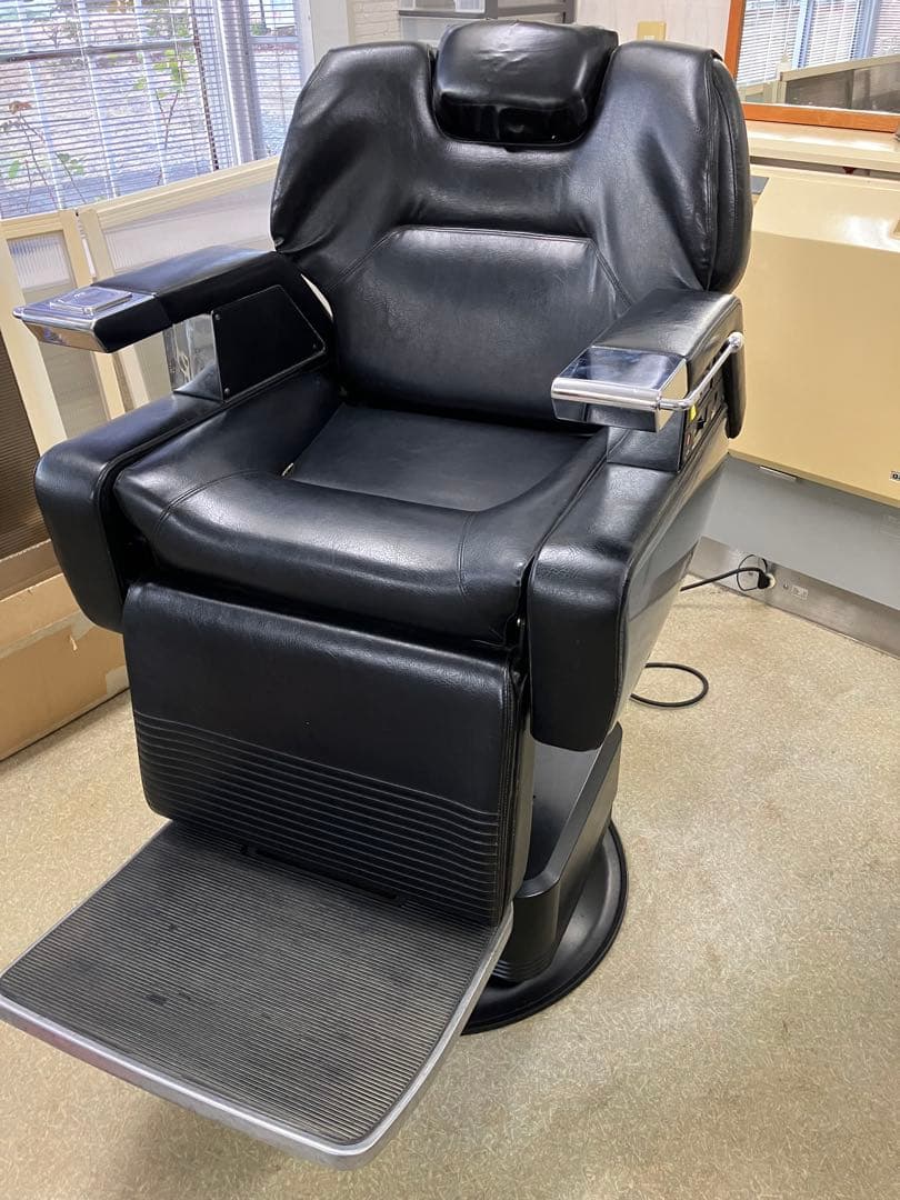 【更に値下げ！】タカラベルモント理容椅子プライムハイテクノ オートリターン中古②