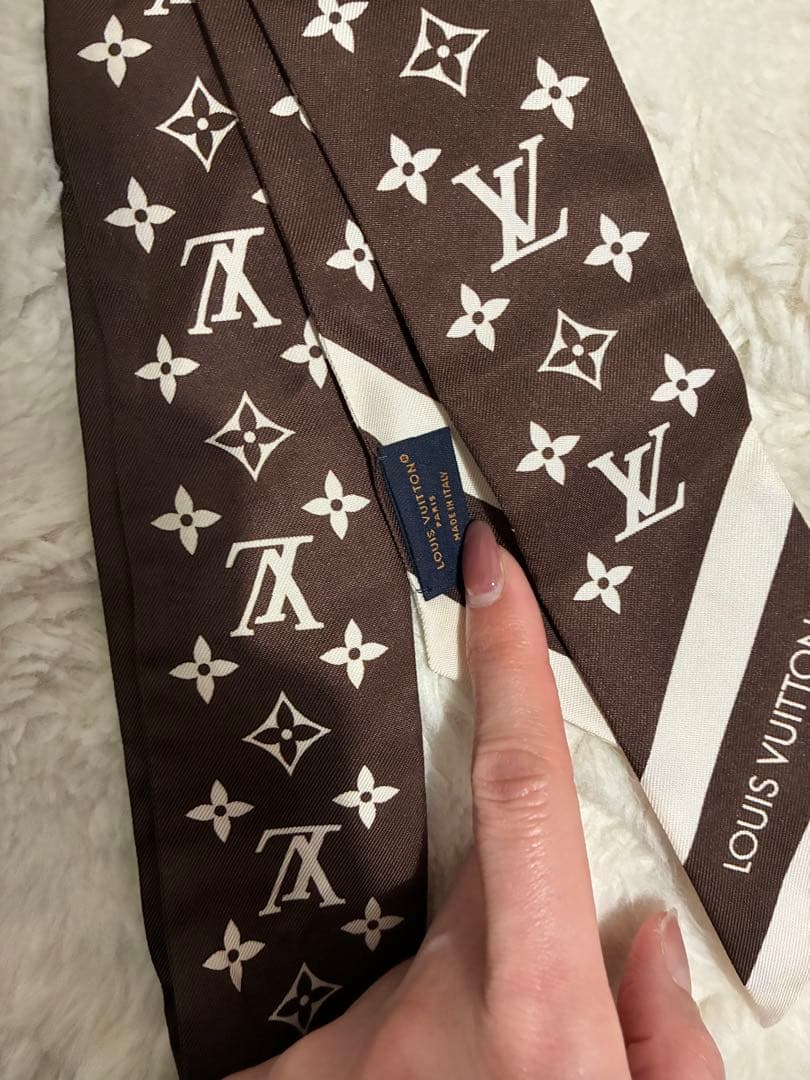 【超美品】LOUIS VUITTON ロゴスカーフ