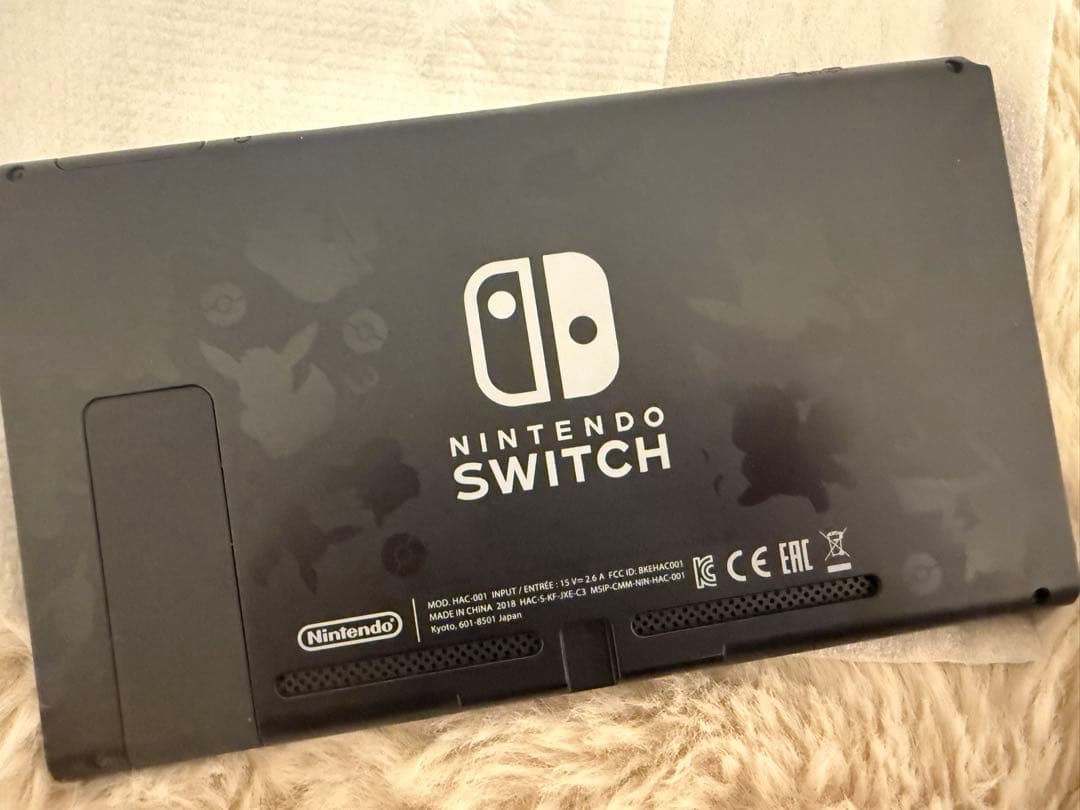 Nintendo Switch ピカチュウデザイン
