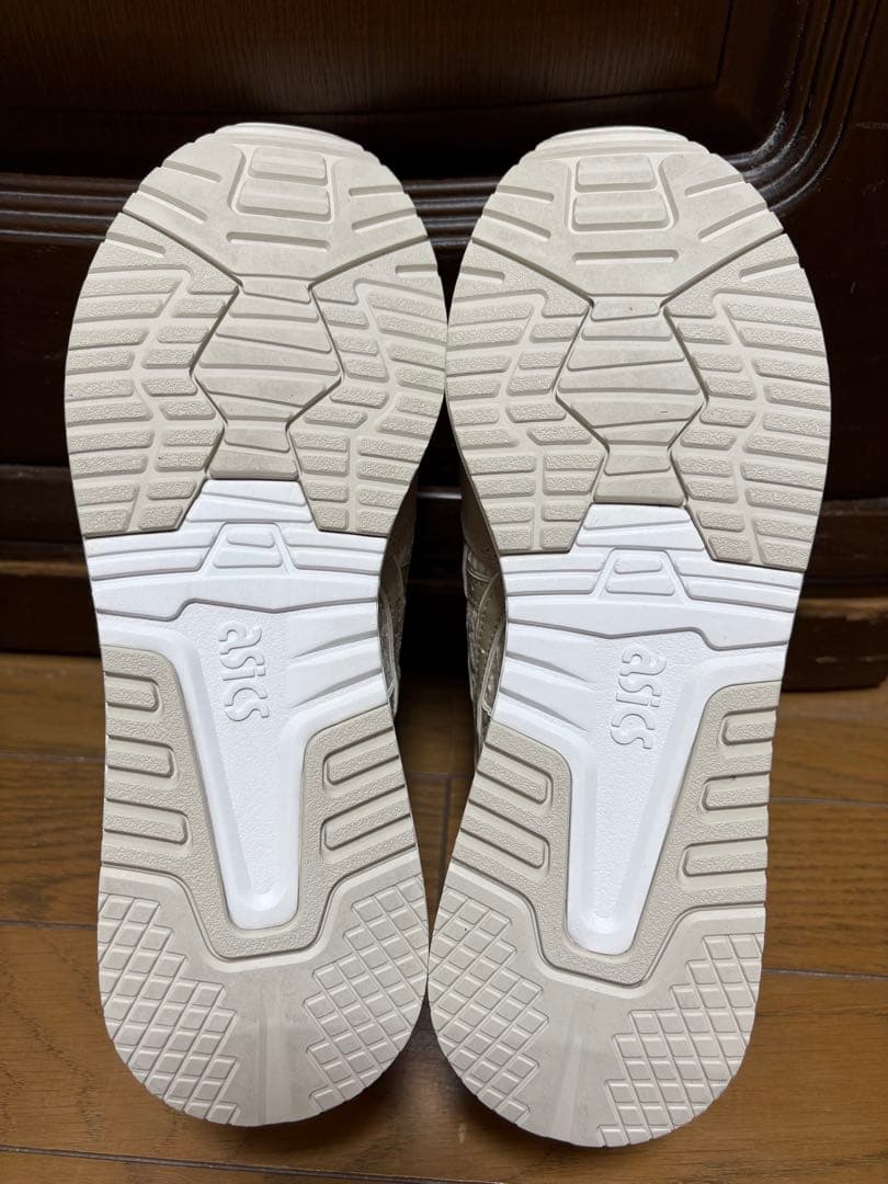 【新品未使用】 アシックス ランニングシューズ　LYTE CLASSIC
