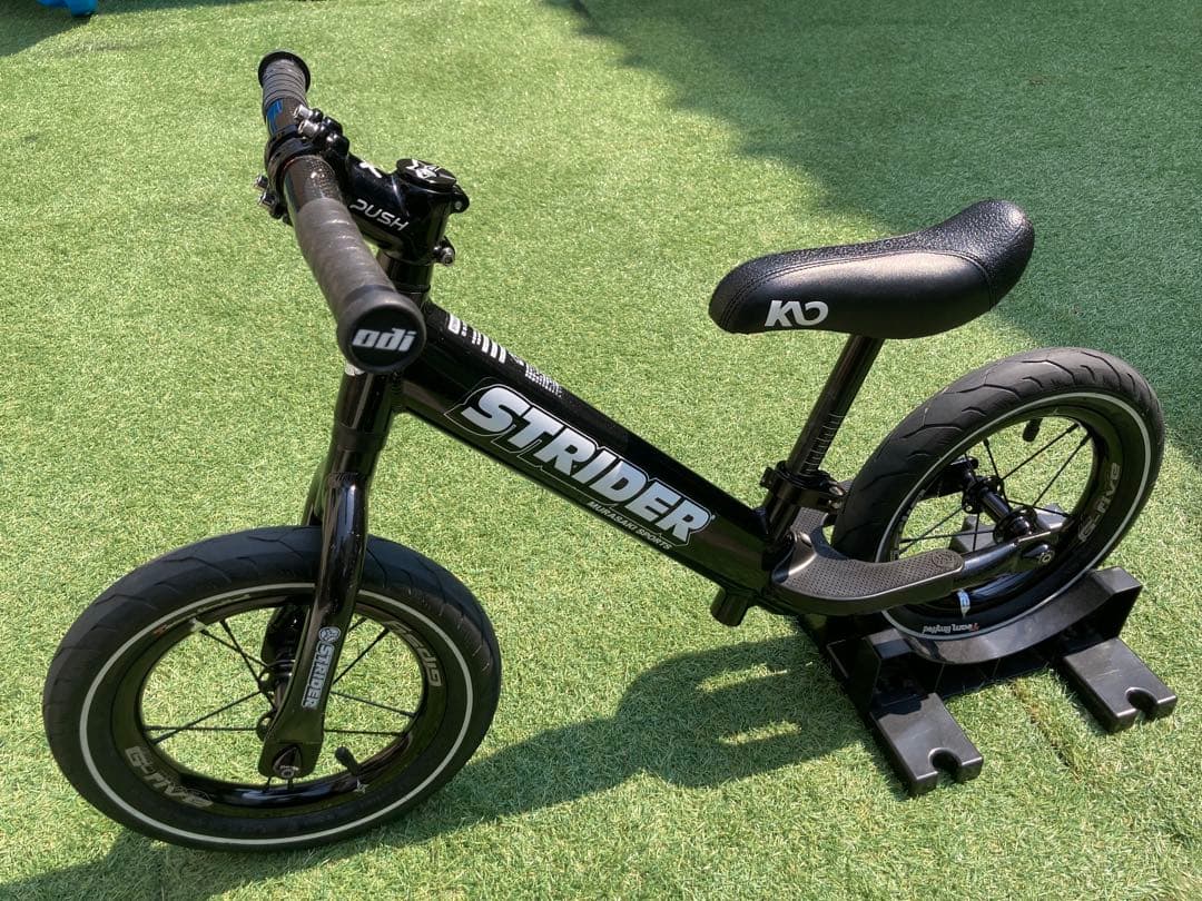 strider ストライダープロ（アルミ製）　ブラック　ムラスポ限定　カーボン