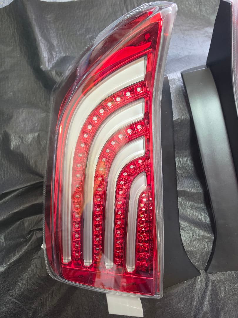【新品】ZVW30 プリウス30 HELLIOS ファイバーled 左右セット③