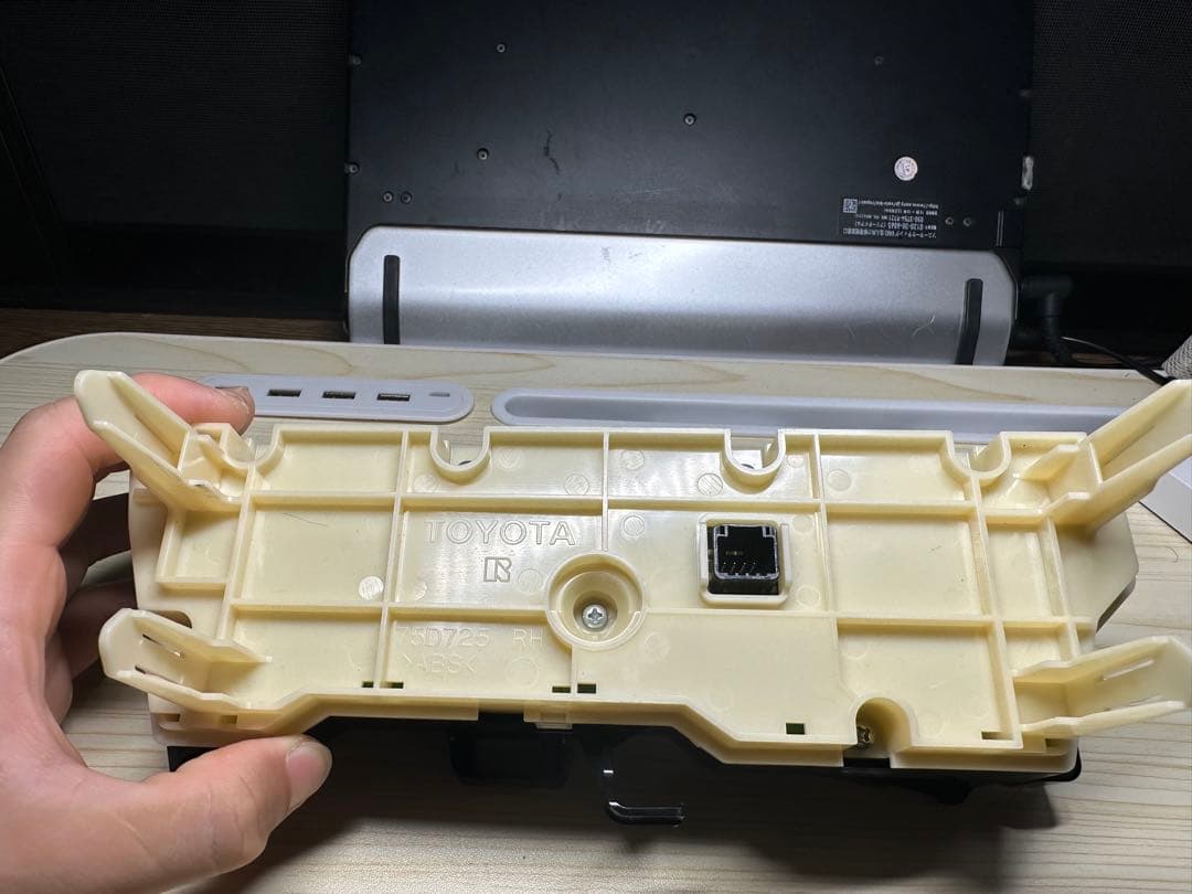 トヨタ 30プリウス　エアコンパネル2