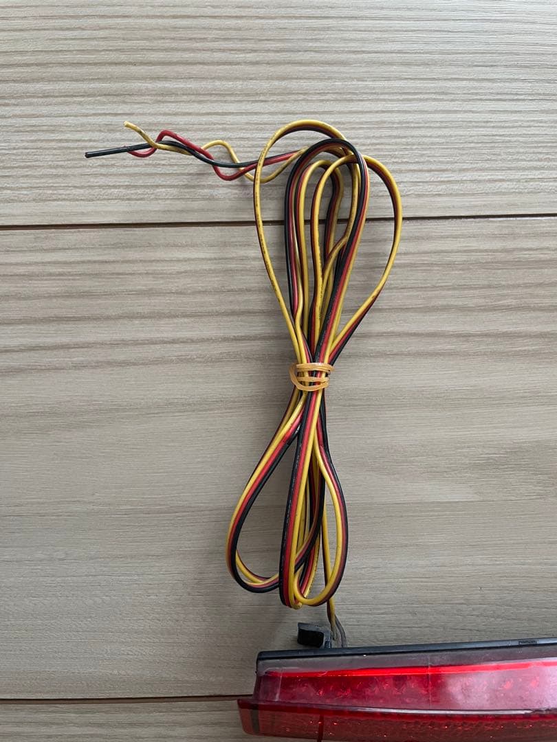 【中古】ヴァレンティ　LEDリアバンパーリフレクター　トヨタ　タイプ1