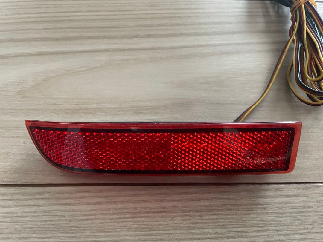 【中古】ヴァレンティ　LEDリアバンパーリフレクター　トヨタ　タイプ1