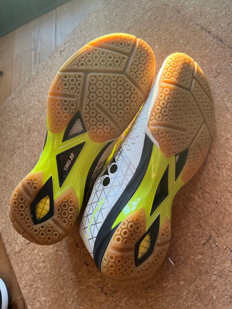 YONEX バドミントンシューズ ホワイト/イエロー