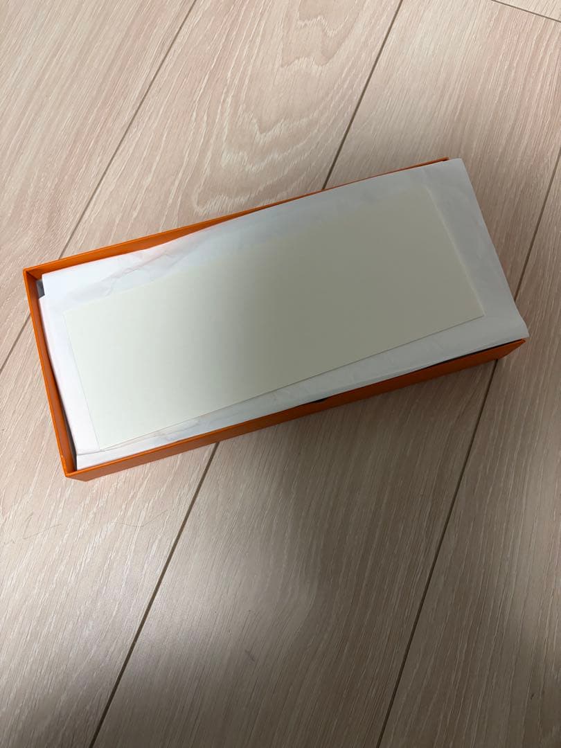 【未使用・箱付】HERMÈS シルク100％ 三角スカーフ大判 200×80