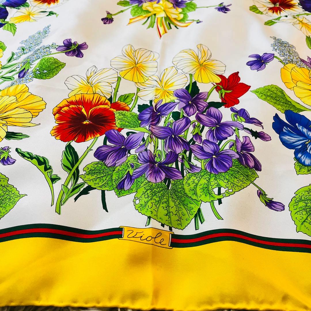 ☆★さま専用 24日まで【GUCCI】大判 シルク スカーフ 花柄 ボタニカル