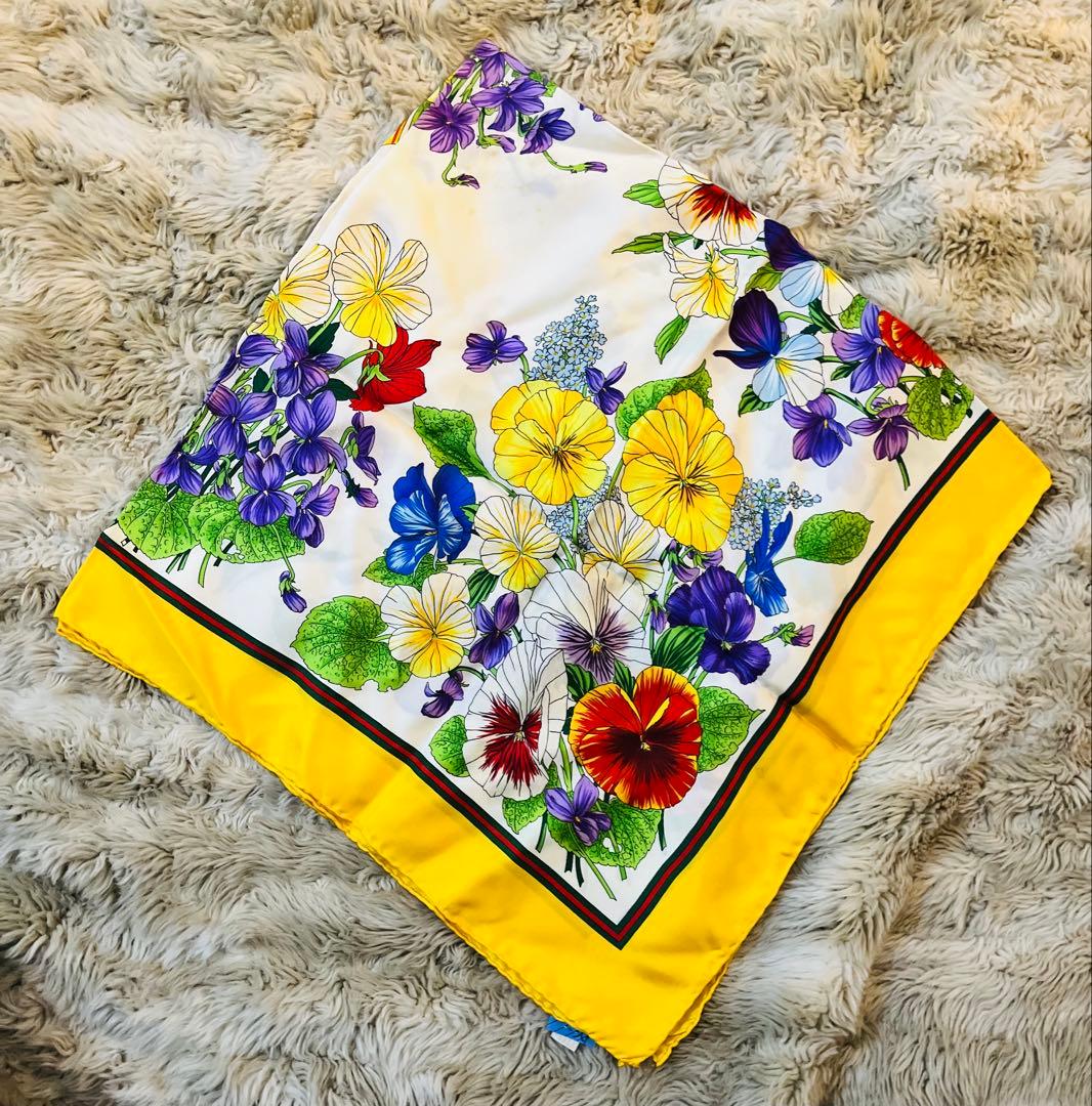 ☆★さま専用 24日まで【GUCCI】大判 シルク スカーフ 花柄 ボタニカル