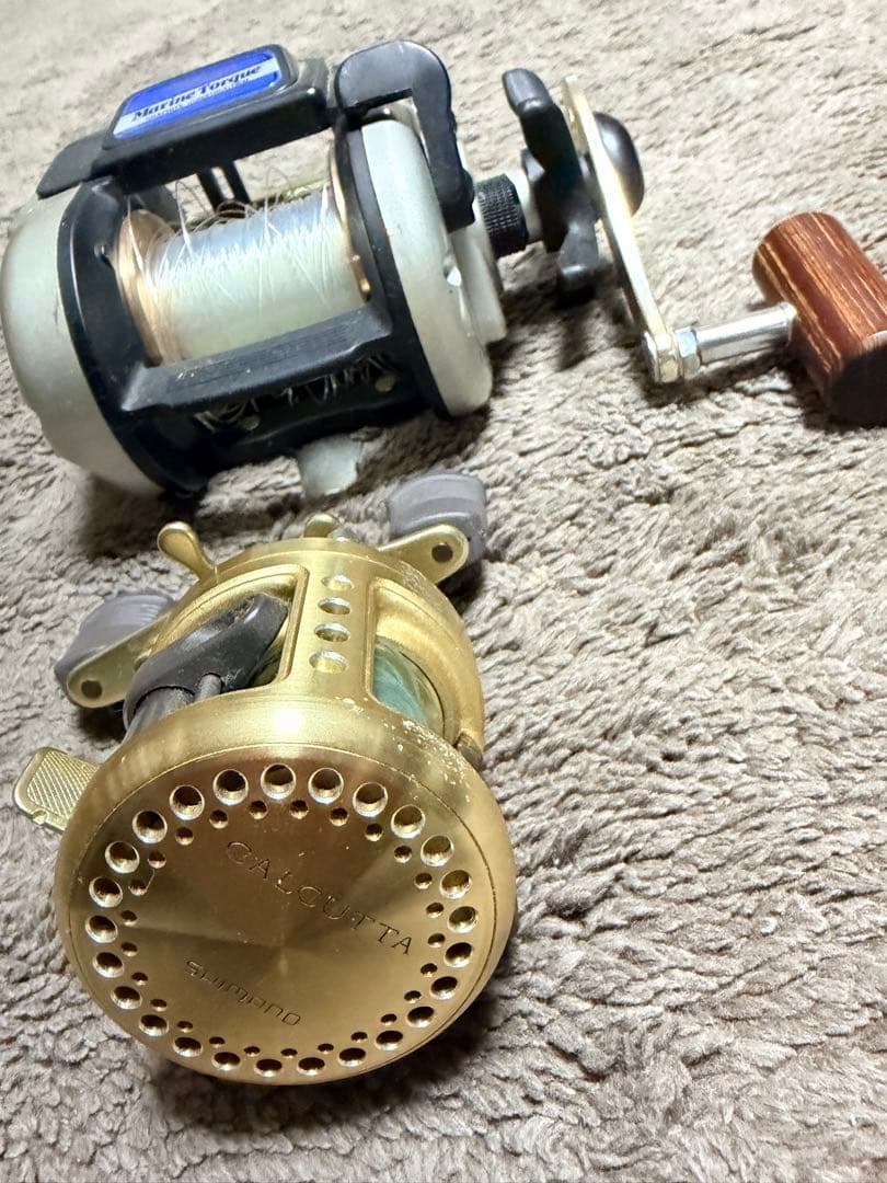 う*読様 SIMANO CALCUTTA 50XT ベイトリール おまけ付き