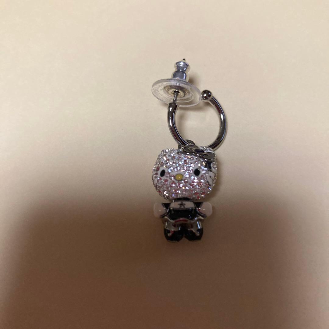 ハローキティピアス