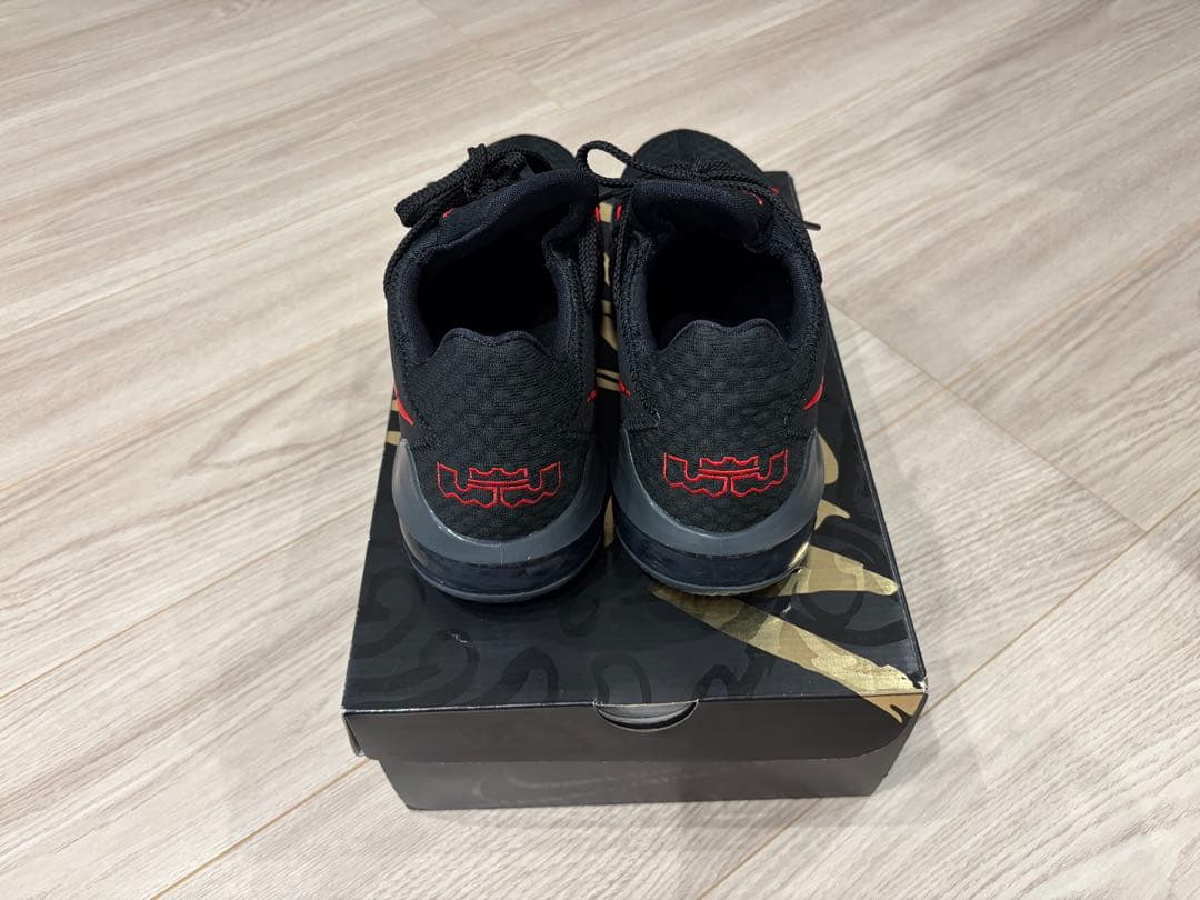 NIKE LEBRON 17 LOW 27cmブラック／レッド