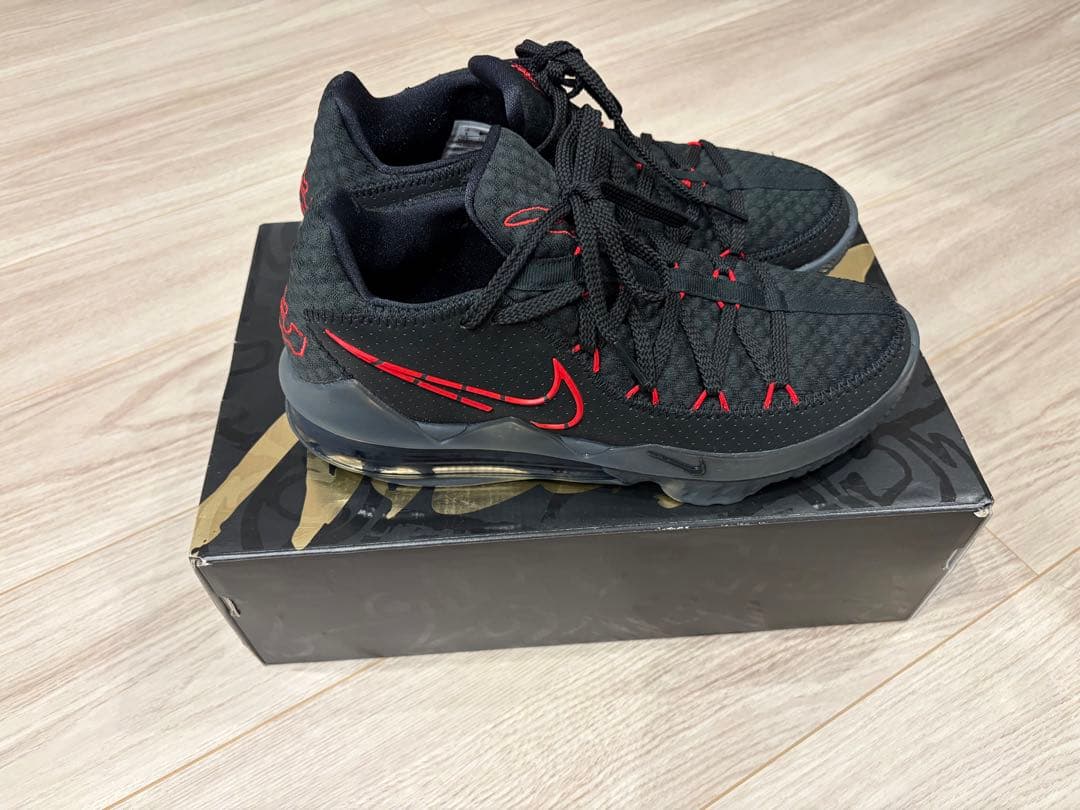 NIKE LEBRON 17 LOW 27cmブラック／レッド