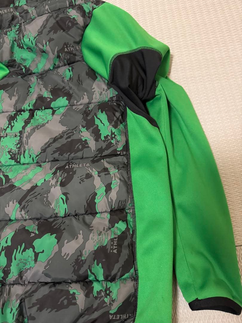 アスレタATHLETA フード付きジャケット ダウン グリーンカモ Sサイズ