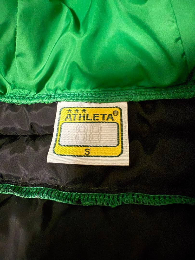 アスレタATHLETA フード付きジャケット ダウン グリーンカモ Sサイズ