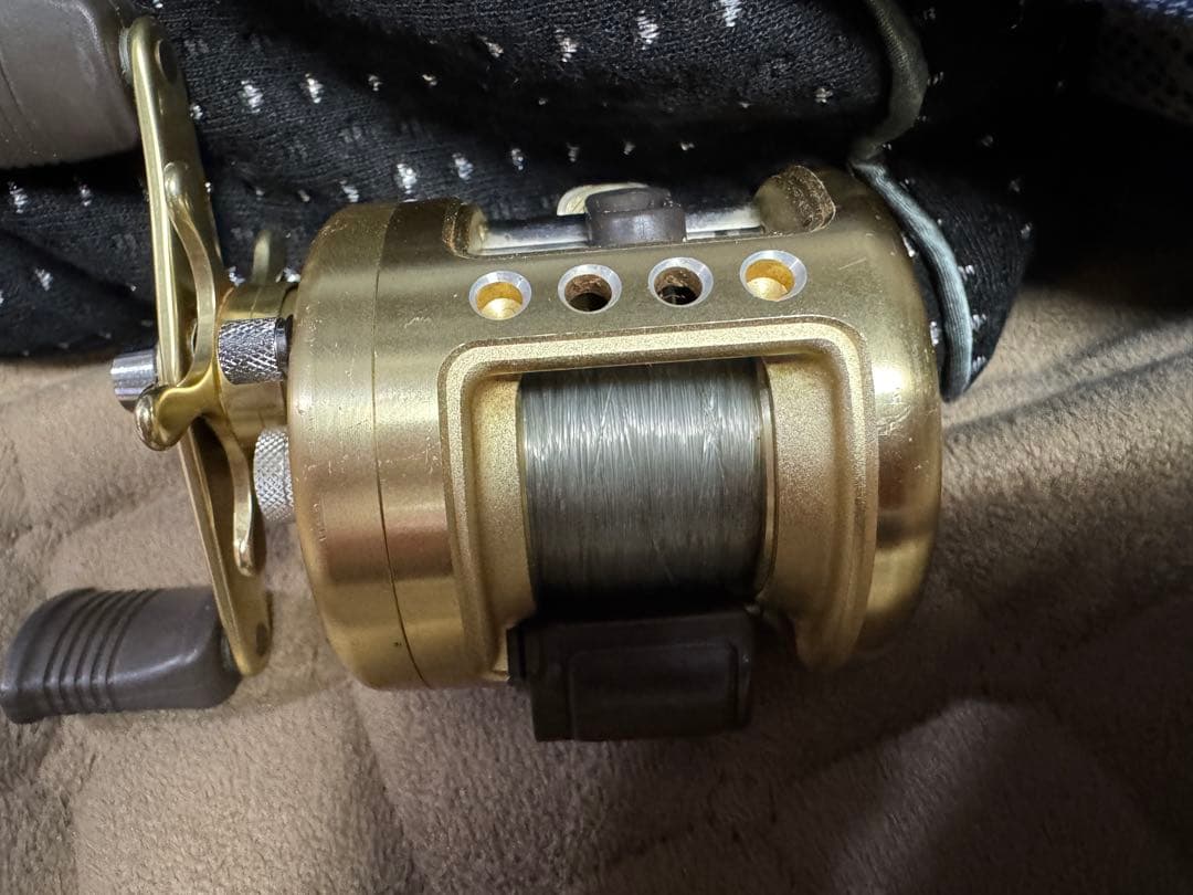リール SHIMANO CALCUTTA 51XT