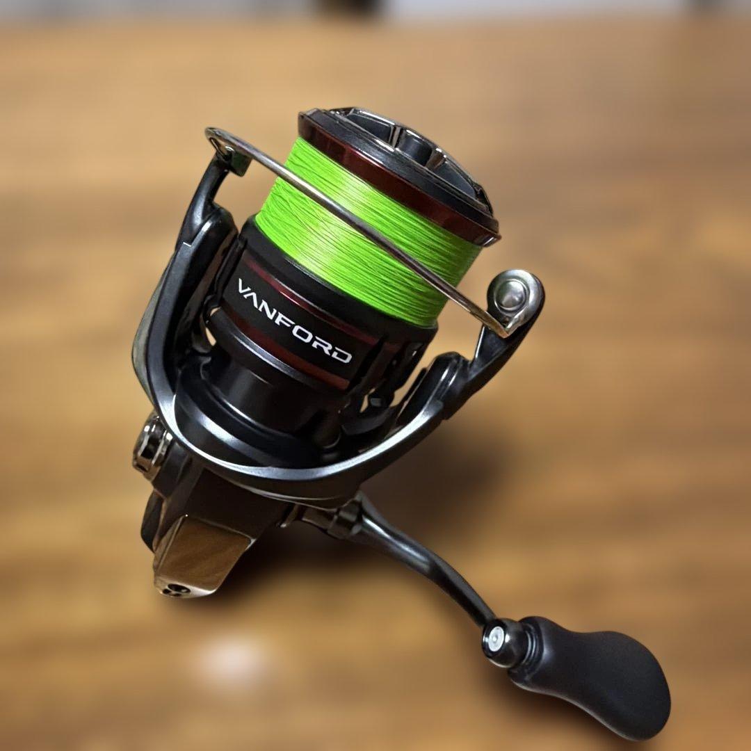 新品未使用　シマノ20ヴァンフォード2500Sおまけ付き
