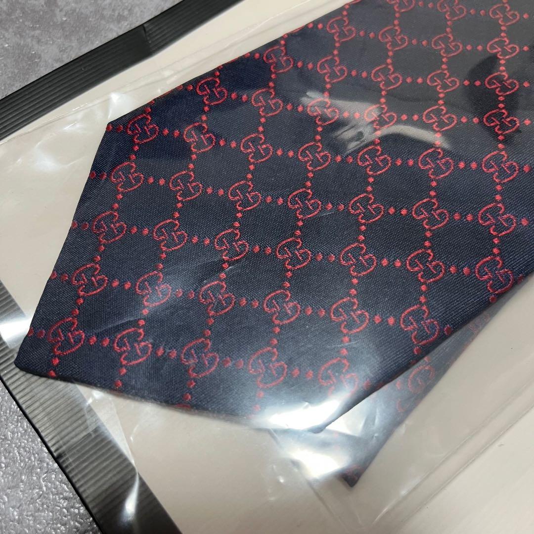 【GUCCI】GG柄ネクタイ　未使用品　最高配色　ネイビー　インターロッキング