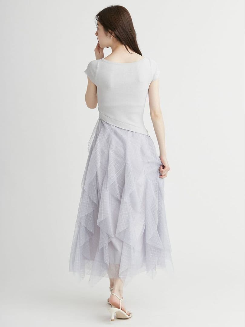 《美品》CELFORD 2025年販売　ラッフルスカートニットドッキングワンピ