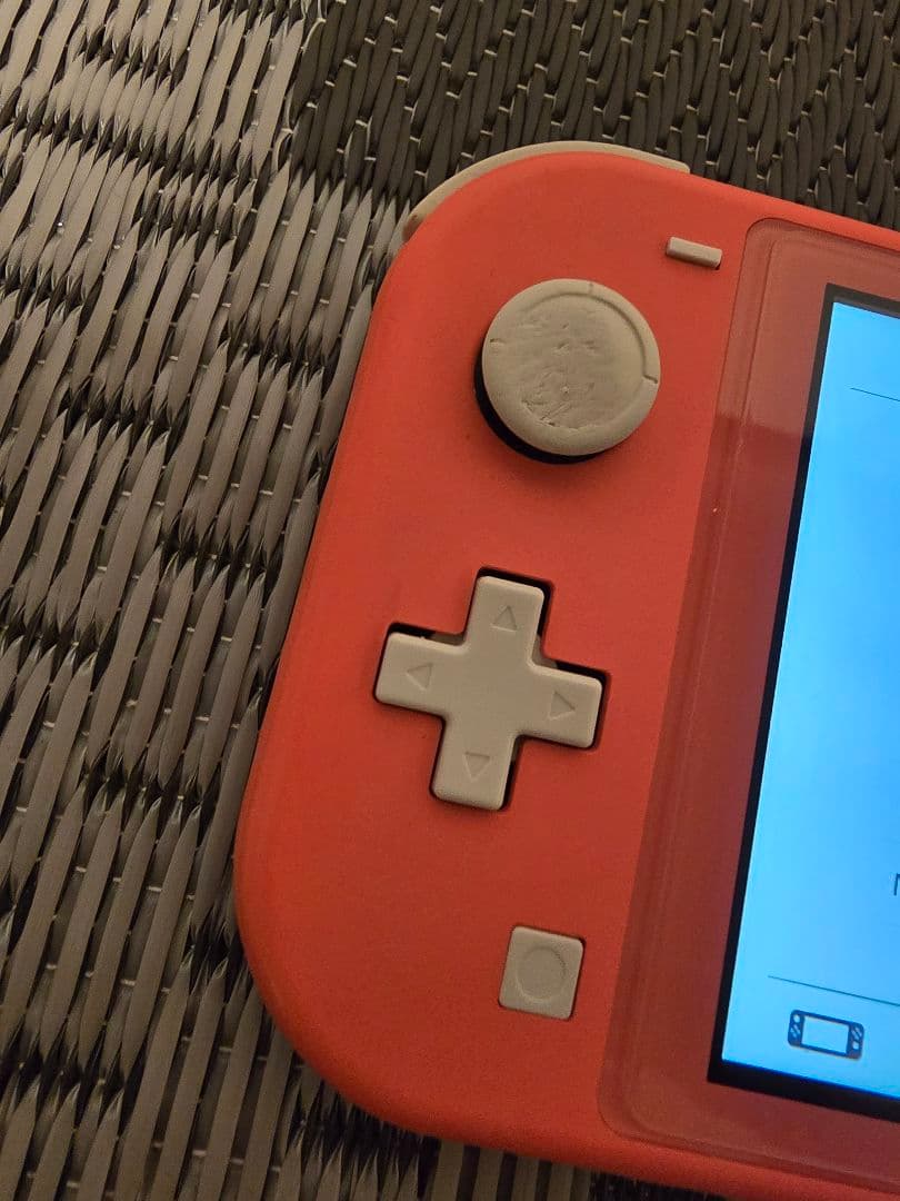 【訳あり】Nintendo Switch Lite 本体のみ（コーラル）