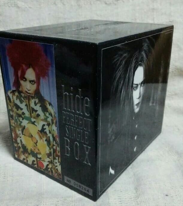 【中古品】hide PERFECT SINGLE BOX 3D怪人カード付き