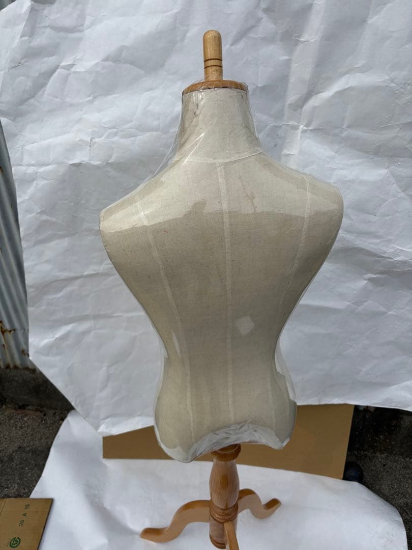 未開封三つ足トルソーボディマネキン　洋装ソーイング 布製女性用ベージュ