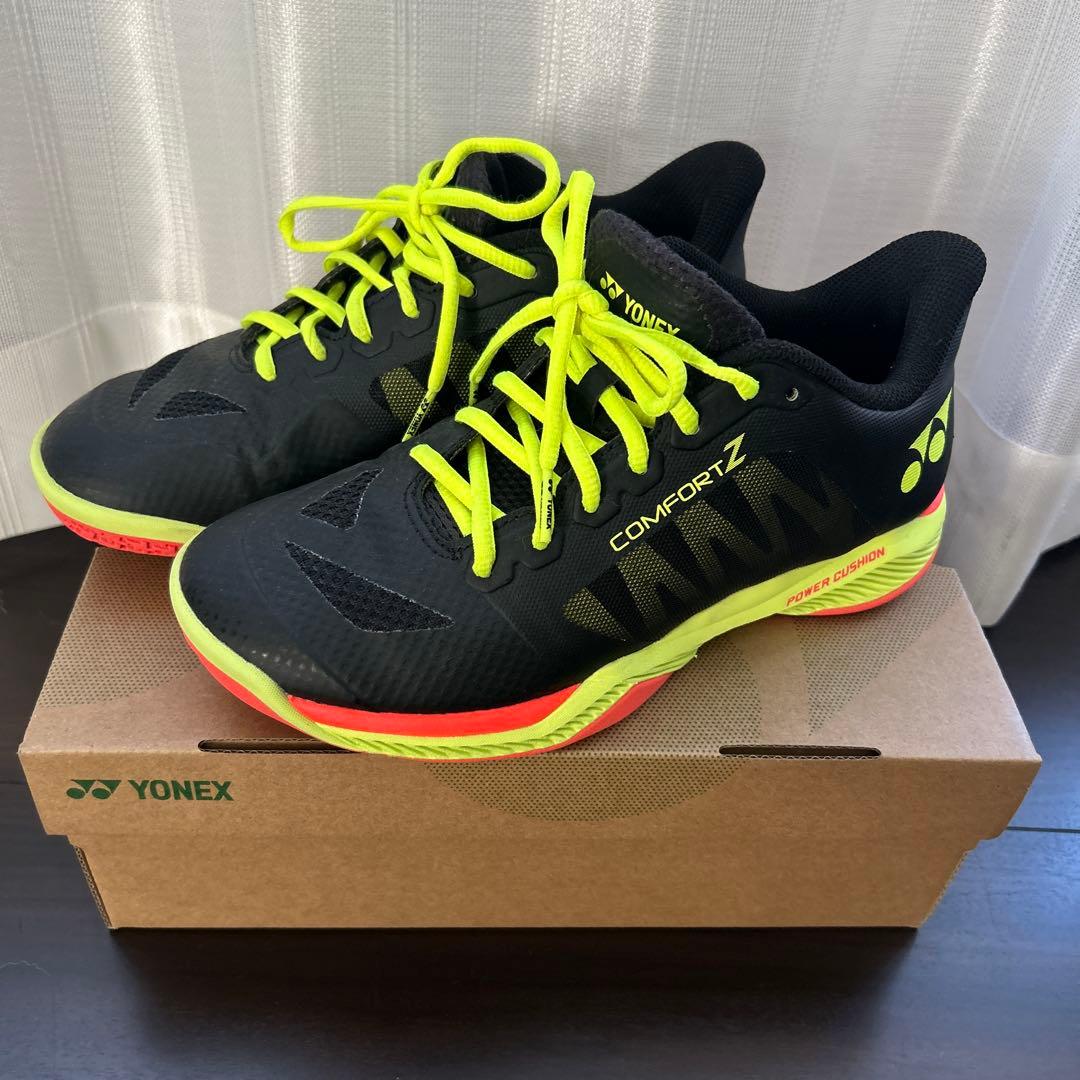 YONEX パワークッション　コンフォートZ 24.5バドミントンシューズ