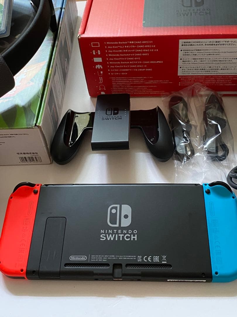【美品】Nintendo Switch 青/赤 本体 おまけ付(ソフト、ケース)