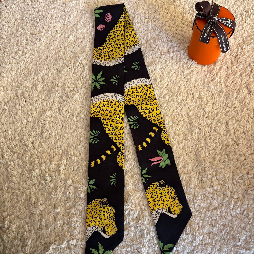 HERMES エルメス ツイリー twilly レオパード