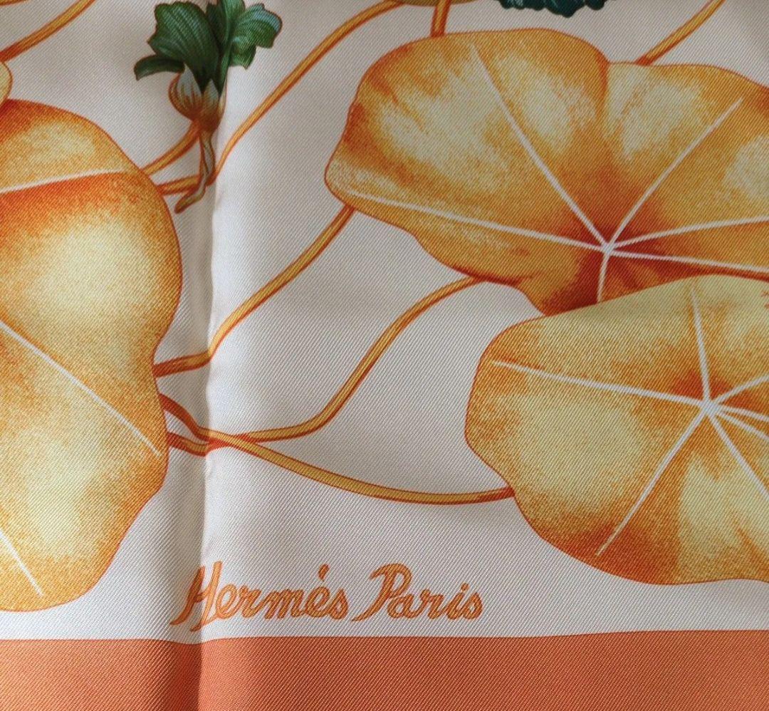 HERMES　カレ 90 LES CAPUCINES スカーフ