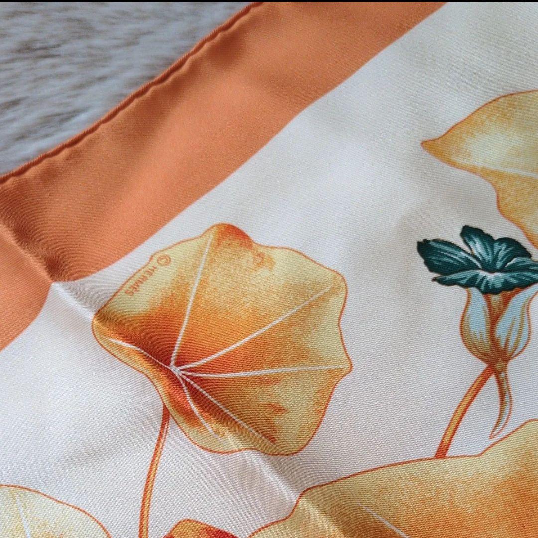 HERMES　カレ 90 LES CAPUCINES スカーフ