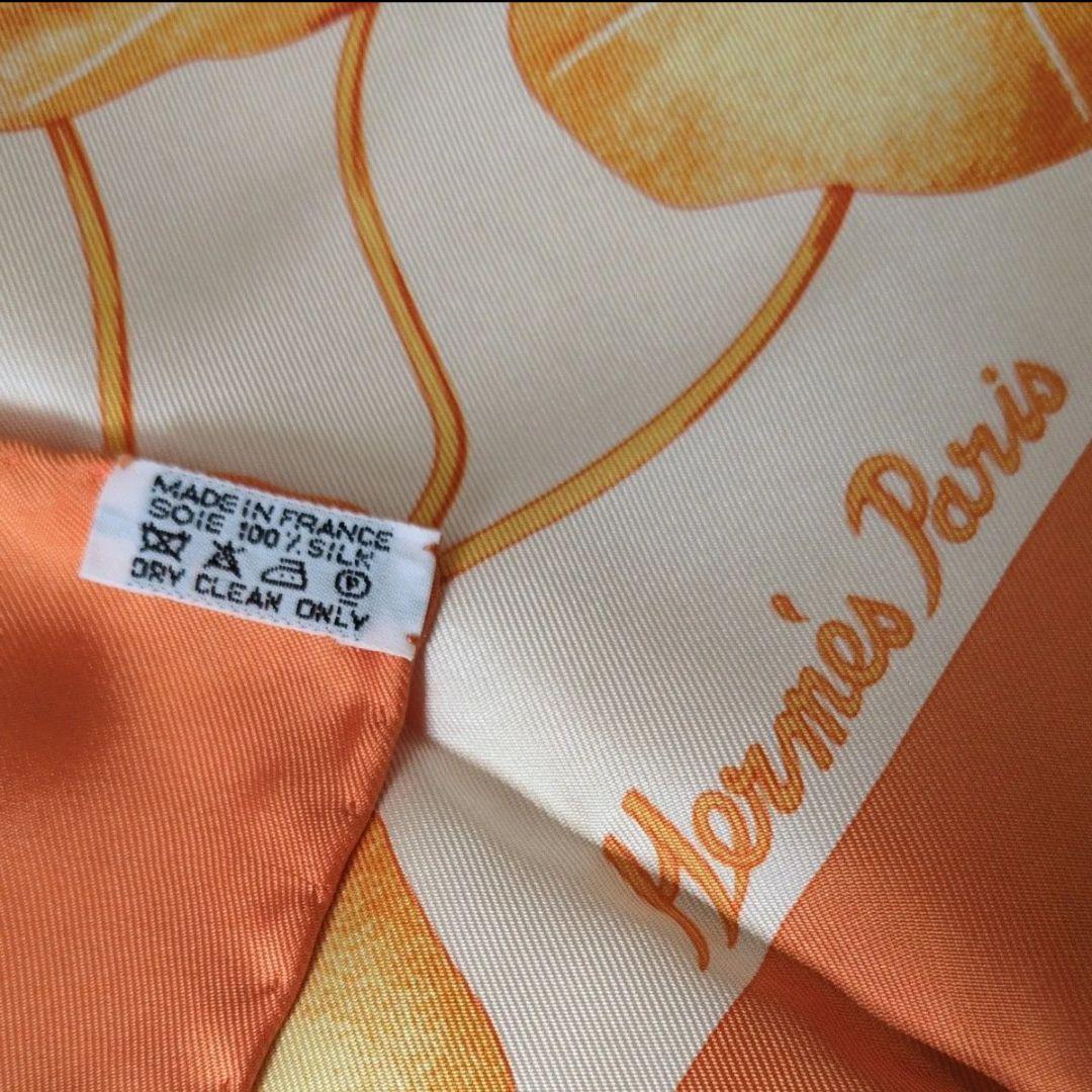HERMES　カレ 90 LES CAPUCINES スカーフ