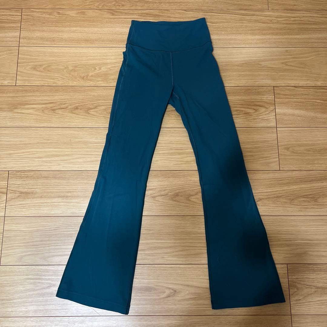 Lululemon ダークグリーンフレアパンツ　xs 2
