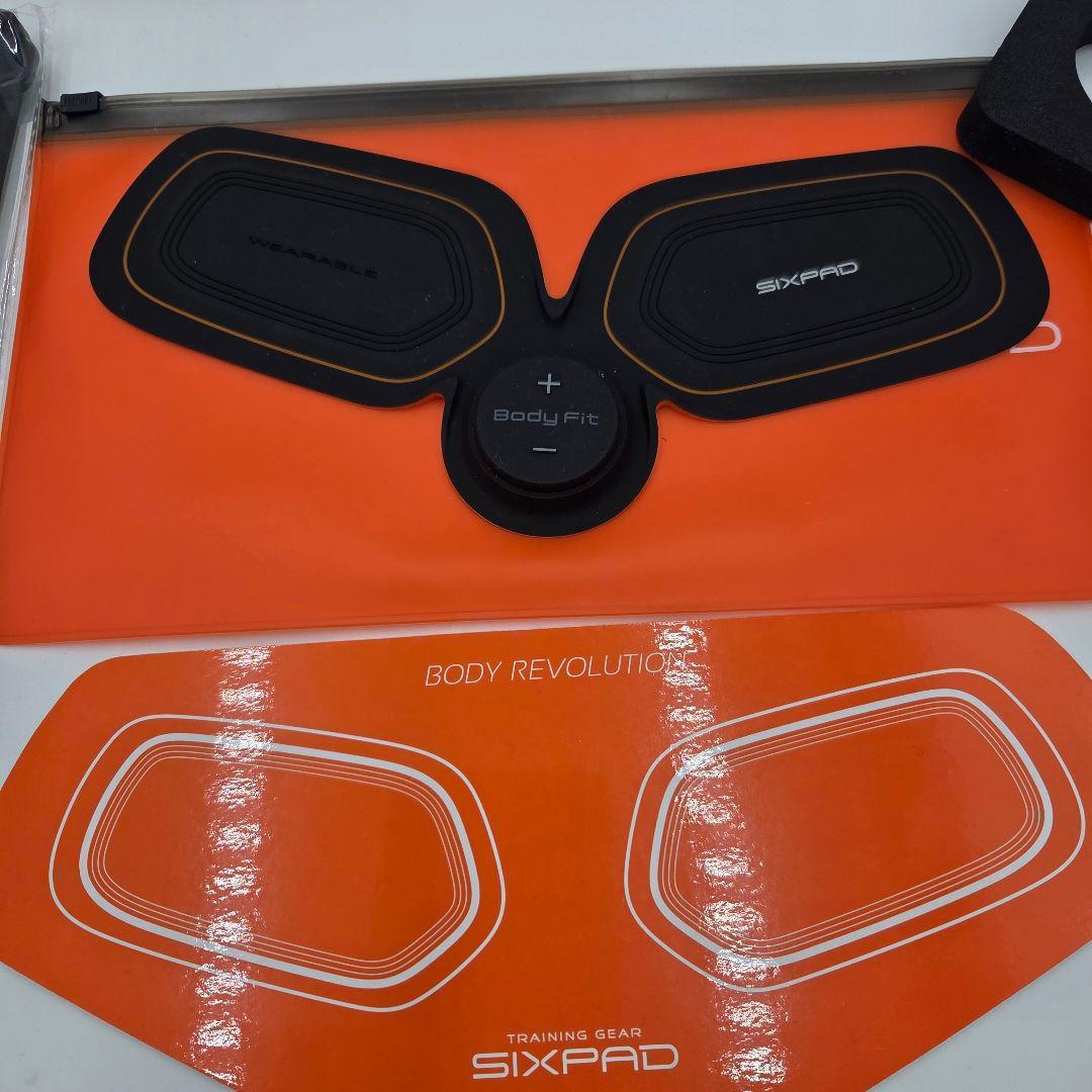 SIXPAD AbsFit トレーニングデバイス BodyFit 電池式 パッド